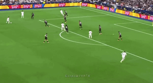 中场球员, 能制造进攻 中场球员, 能制造进攻